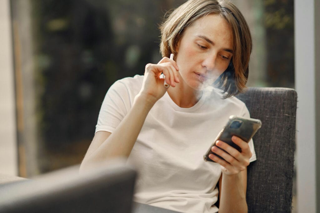 Vaping Indica cannabis Flower - MMJDirect Canada | MMJDirect Canada